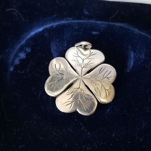 Silver Pinto 4-leaf clover pendant